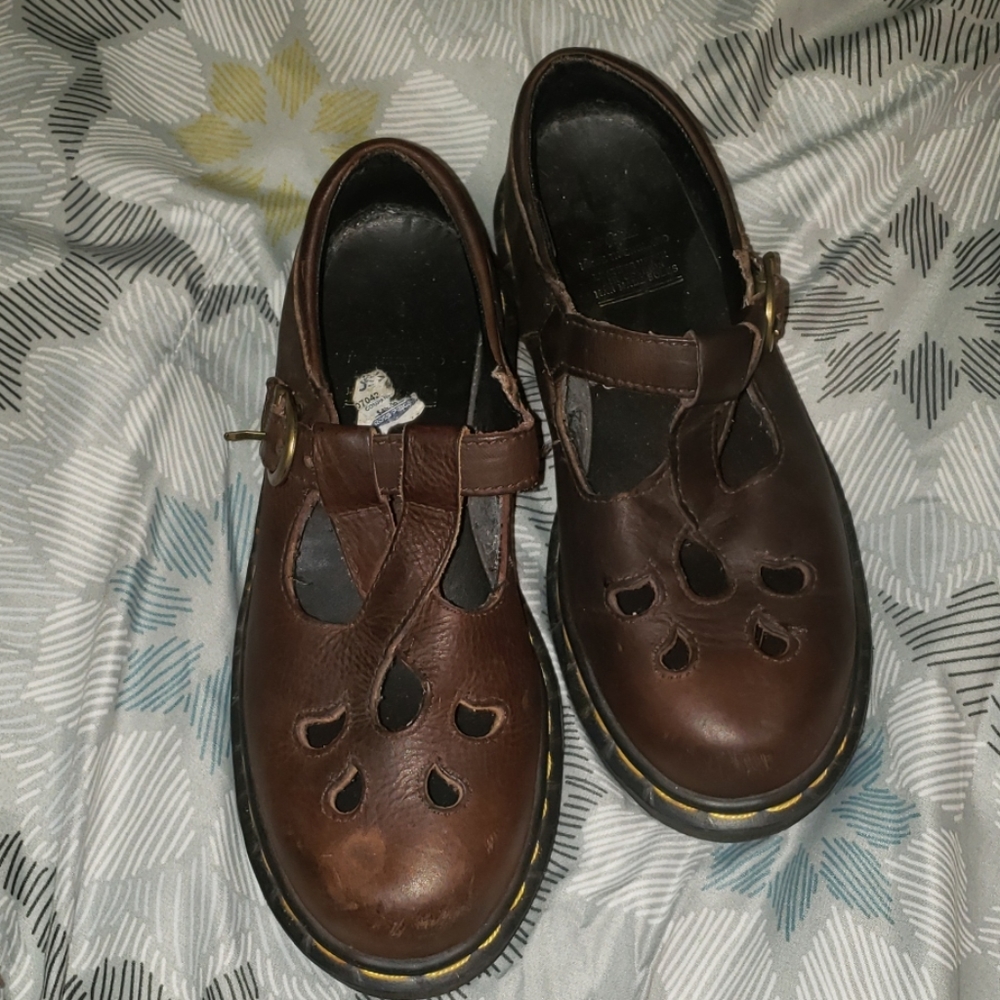 DR Martin Brown leather sandals